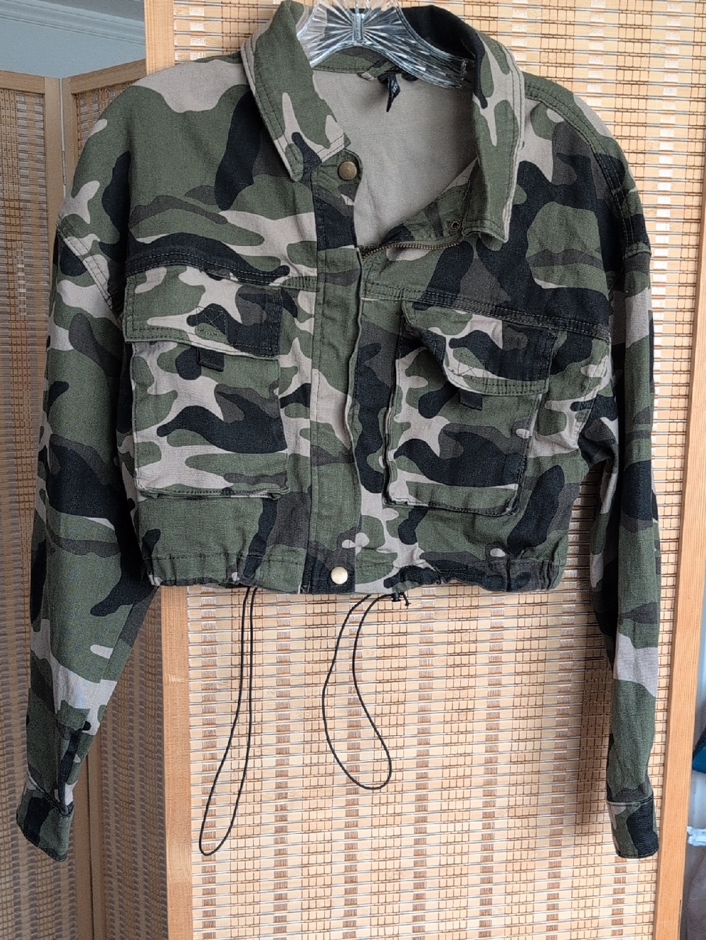 American Bazi Cropped Camouflage Utility Jacket - Green/Black/Tan